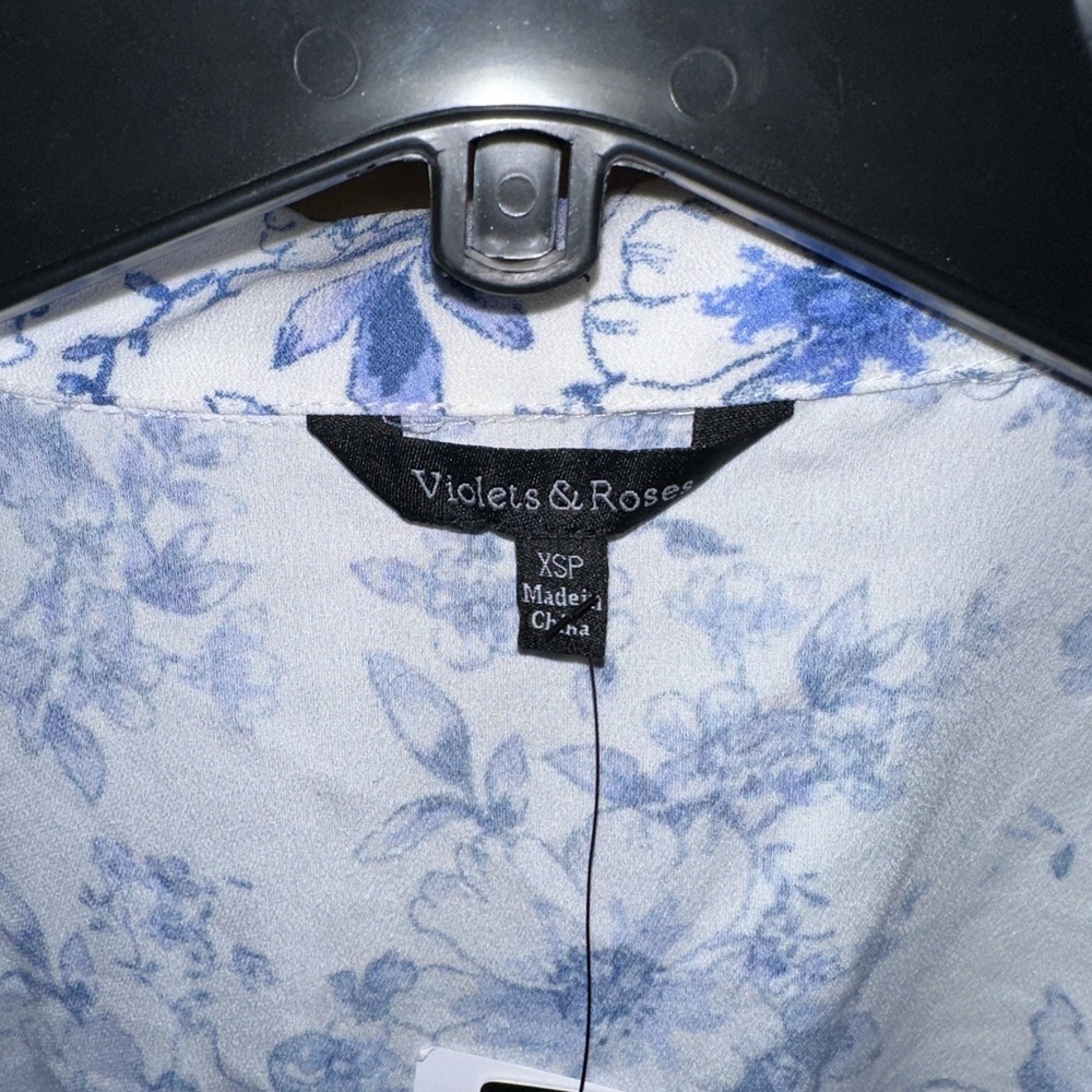 NWT Stitch Fix Violets & Roses Blouse - Picture 4 of 6